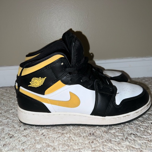 Nike Jordan 1 - Picture 1 of 6